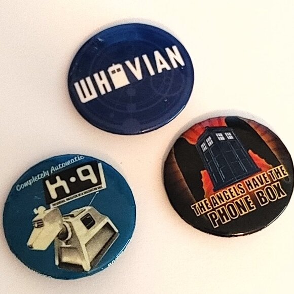 Dr. Who Pin Button Lot of 3 WHOVIAN Tardis K-9 - Picture 1 of 2